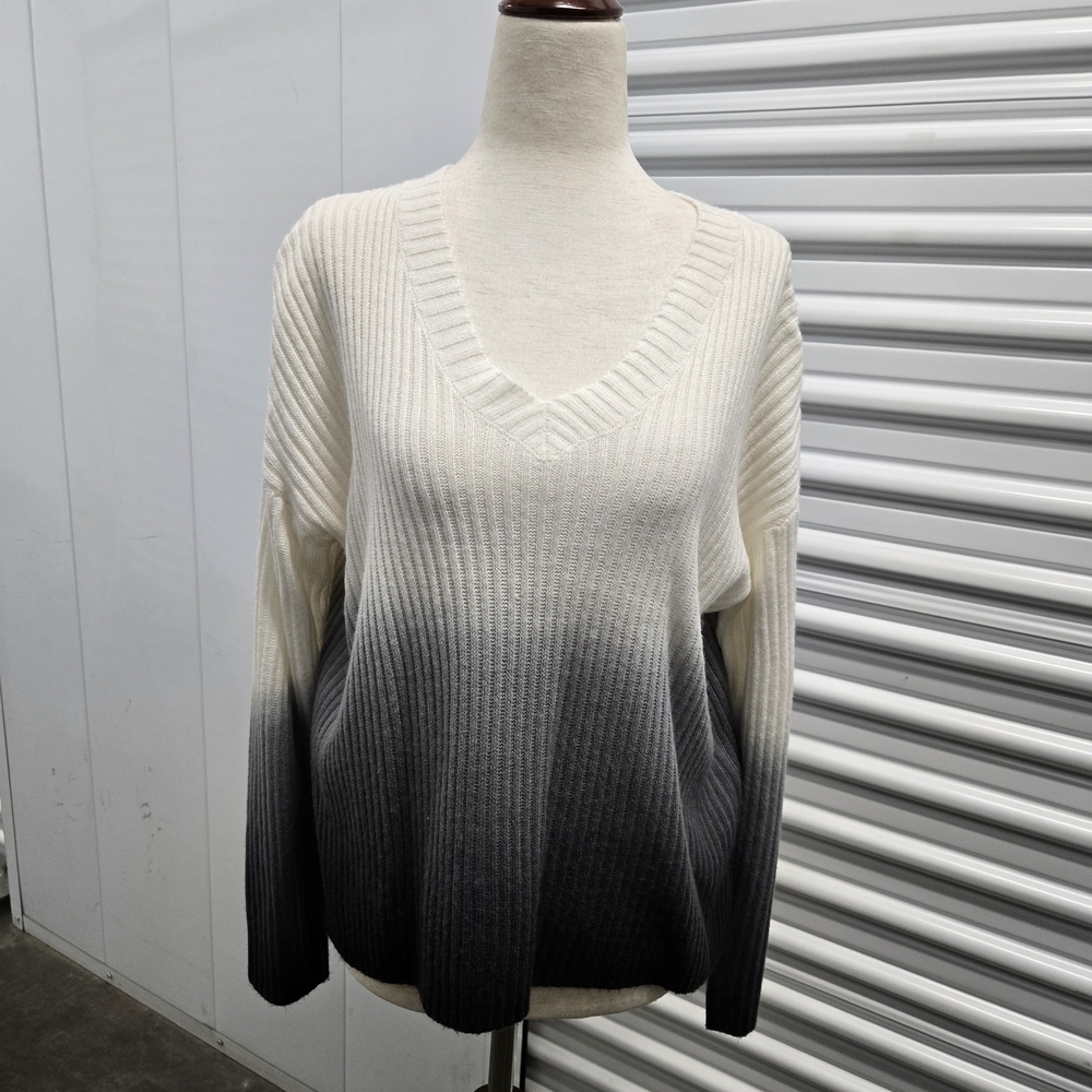 Topshop Ombre Gradient Ribbed V-Neck Sweater Cream Gray Black – Size US 2